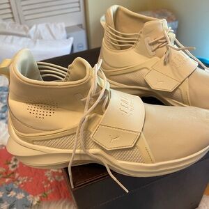 New PUMA FENTY by Rhianna ivory Size 8.5